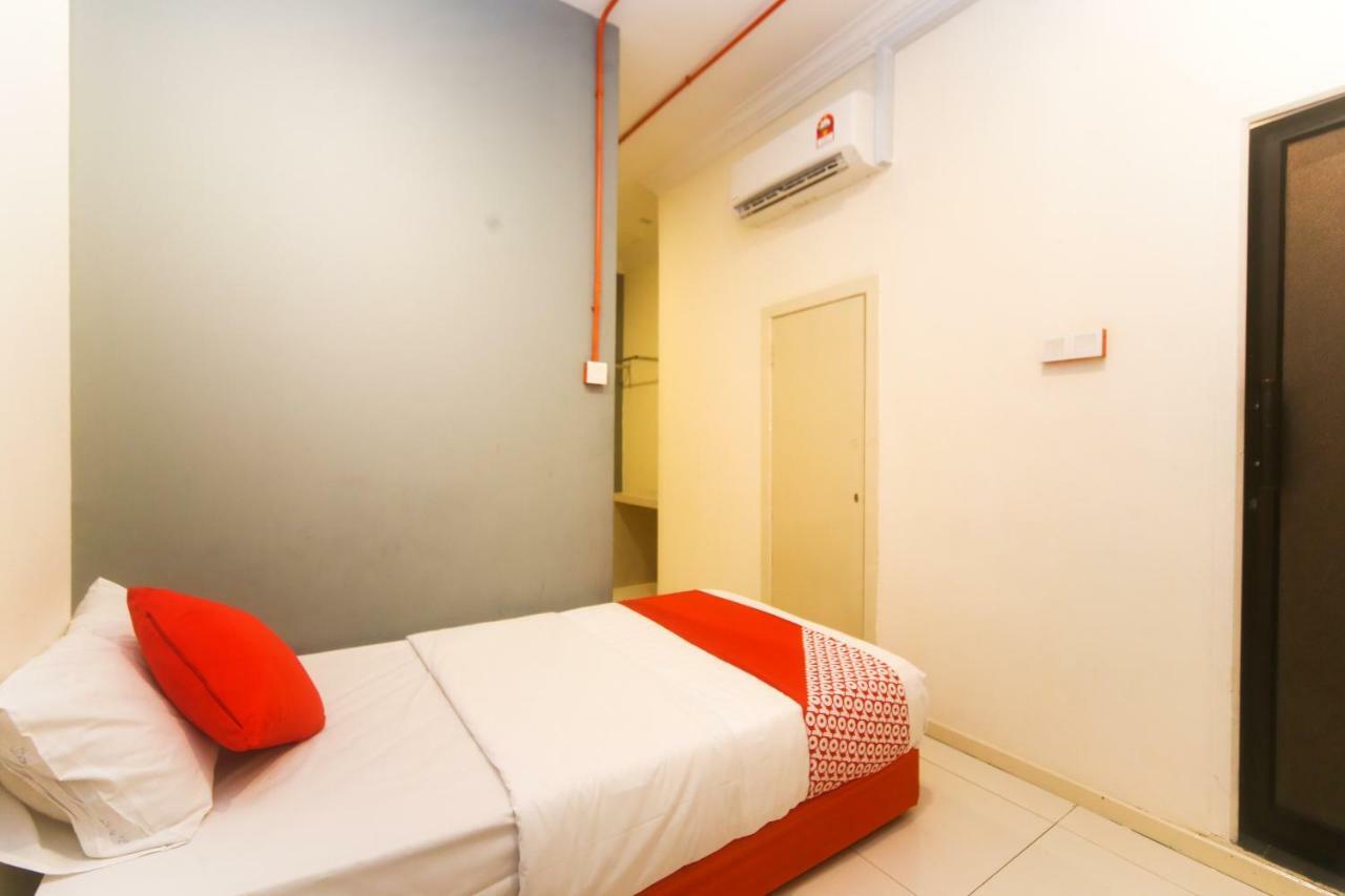 Oyo 727 Hotel Rafflesia Kota Kinabalu Exterior photo
